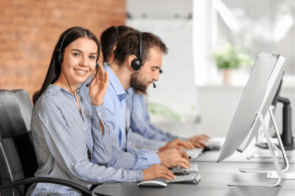 O atendimento multicanal se torna indispensável, pois permite que as empresas atendam às expectativas dos clientes de forma ágil e eficiente.